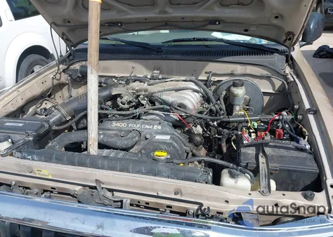 2002 Toyota Tacoma Prerunner V6 z USA, uszkodzony, nr VIN 5TESN92N52Z005575